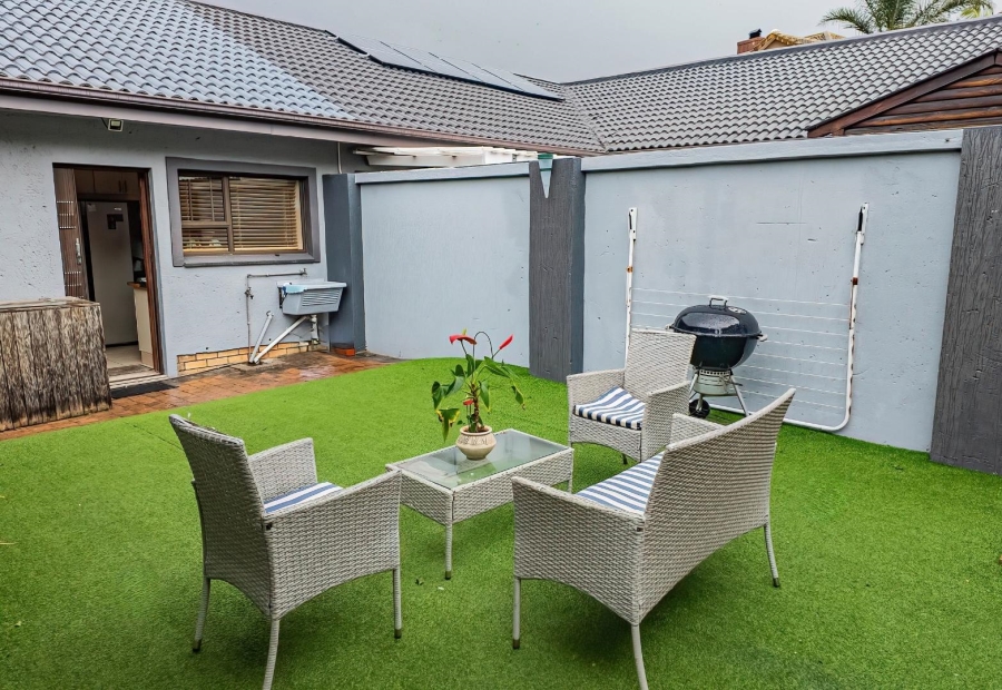 4 Bedroom Property for Sale in Island View Western Cape